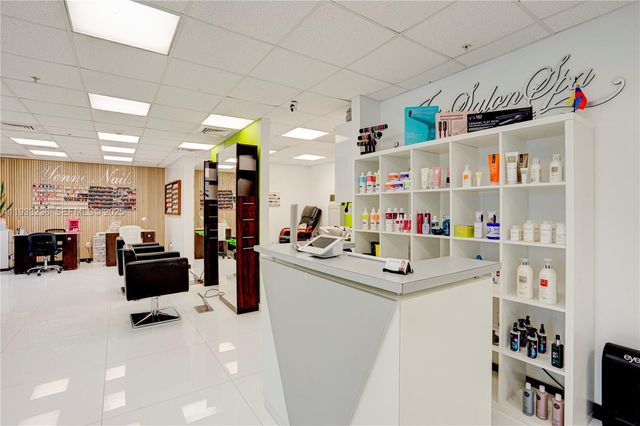 9025 S DADELAND BLVD, Miami, FL 33156