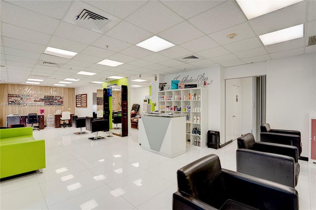 9025 S DADELAND BLVD, Miami, FL 33156