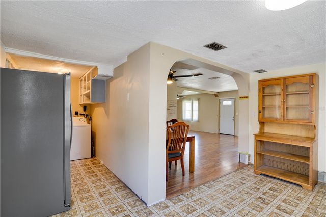 701 61ST AVENUE NE, St Petersburg, FL 33703