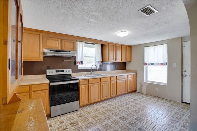 701 61ST AVENUE NE, St Petersburg, FL 33703