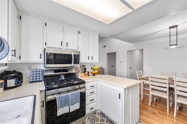 3573 W Greentree Cir C, Anaheim, CA 92804