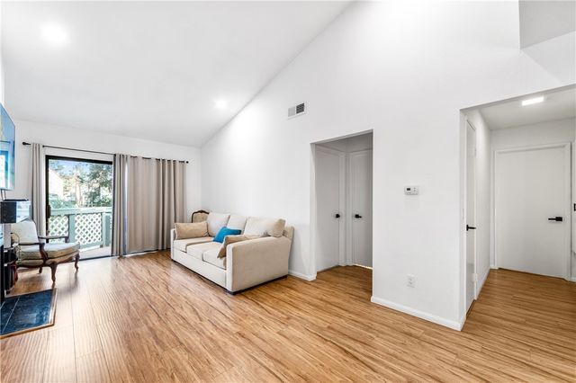 3573 W Greentree Cir C, Anaheim, CA 92804