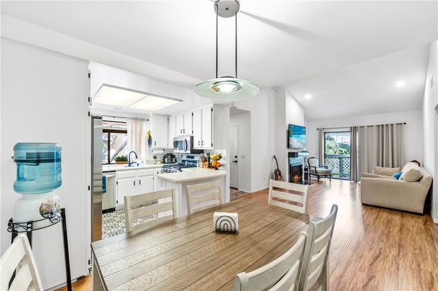 3573 W Greentree Cir C, Anaheim, CA 92804