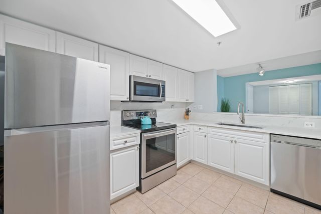 520 SE 5th Avenue 2202, Fort Lauderdale, FL 33301