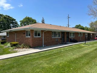 208 Walter Drive D, Roselle, IL 60172
