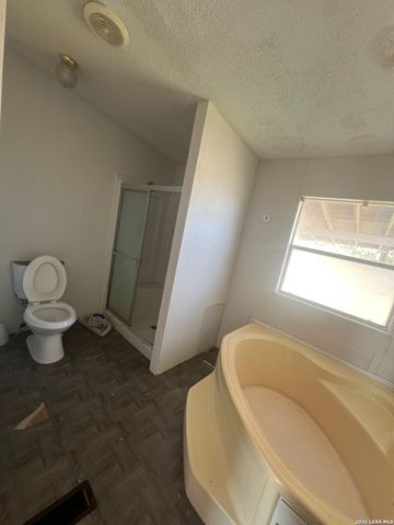 370 County Road 347, Hondo, TX 78861