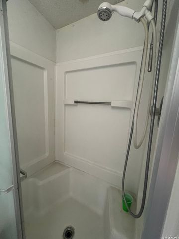 370 County Road 347, Hondo, TX 78861