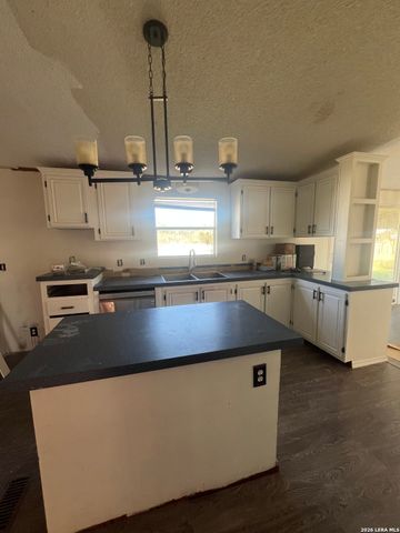 370 County Road 347, Hondo, TX 78861