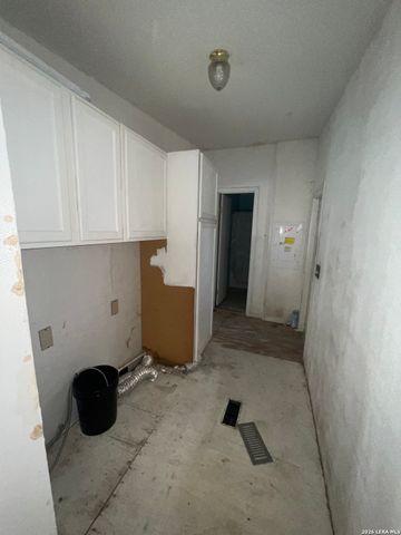 370 County Road 347, Hondo, TX 78861