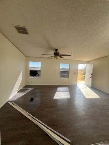 370 County Road 347, Hondo, TX 78861