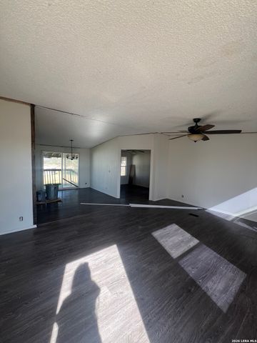 370 County Road 347, Hondo, TX 78861