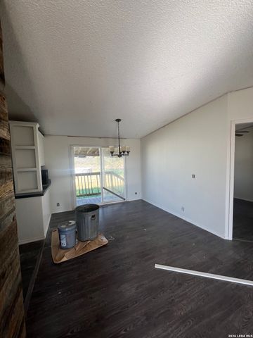 370 County Road 347, Hondo, TX 78861