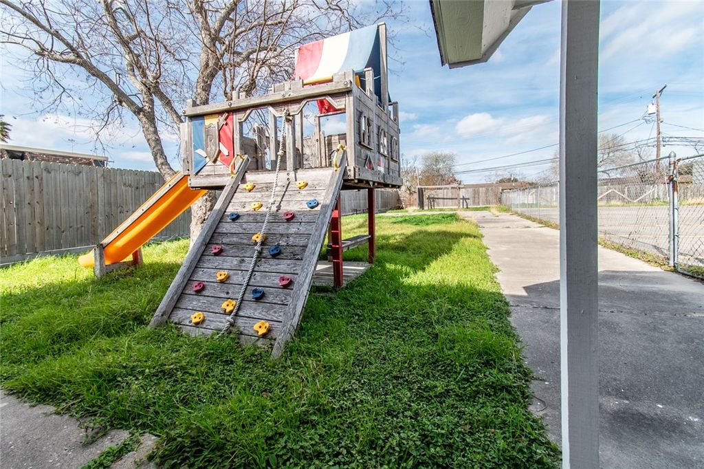 4929 Everhart, Corpus Christi, TX 78411 — photo 5