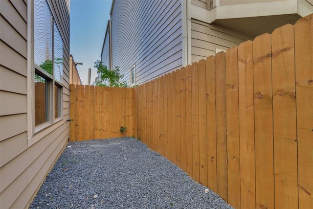 1244 W 26th Street, Houston, TX 77008