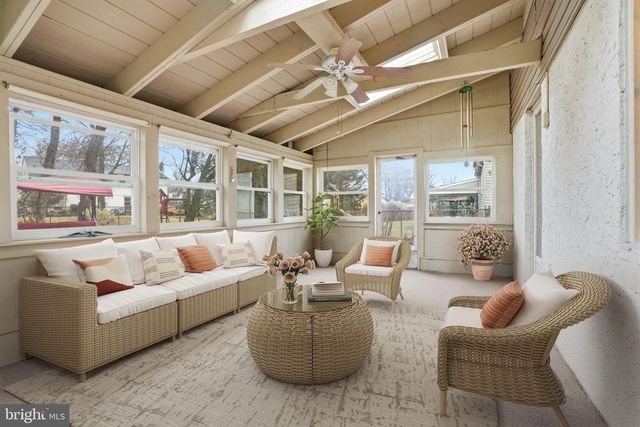 195 GILBERT DR, Morrisville, PA 19067