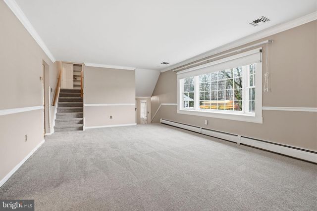 195 GILBERT DR, Morrisville, PA 19067