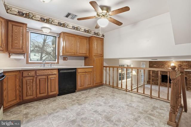 195 GILBERT DR, Morrisville, PA 19067