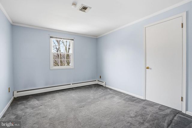 195 GILBERT DR, Morrisville, PA 19067