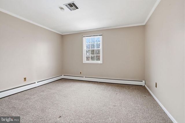 195 GILBERT DR, Morrisville, PA 19067