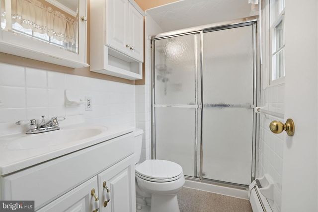 195 GILBERT DR, Morrisville, PA 19067