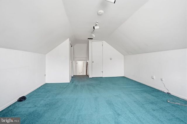 195 GILBERT DR, Morrisville, PA 19067