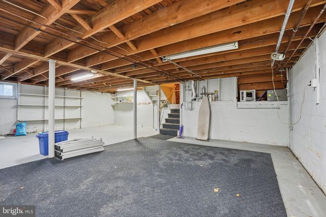 195 GILBERT DR, Morrisville, PA 19067