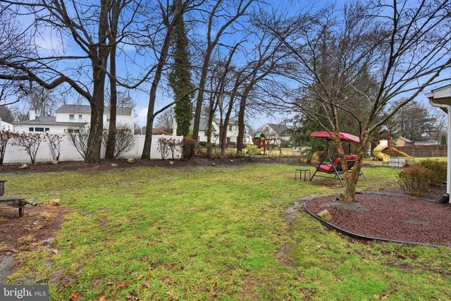 195 GILBERT DR, Morrisville, PA 19067