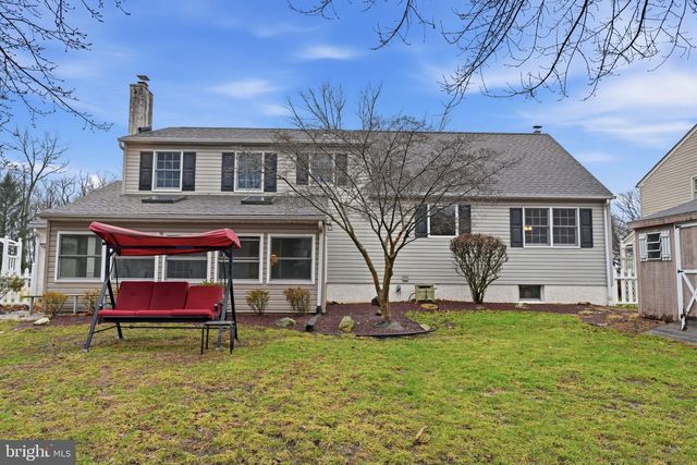 195 GILBERT DR, Morrisville, PA 19067