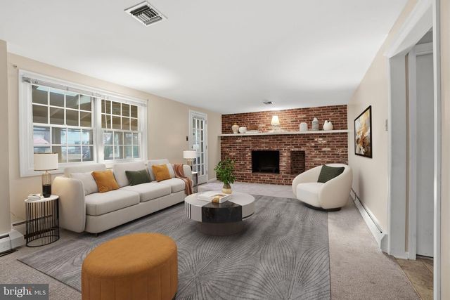 195 GILBERT DR, Morrisville, PA 19067