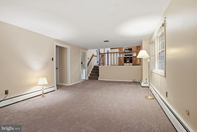 195 GILBERT DR, Morrisville, PA 19067