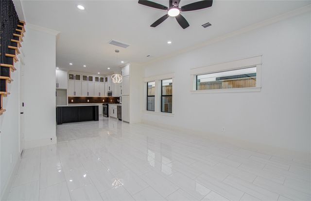119 E 38th Street, Houston, TX 77018