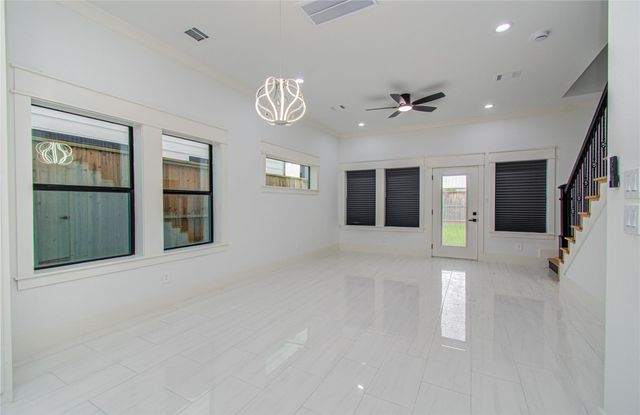 119 E 38th Street, Houston, TX 77018
