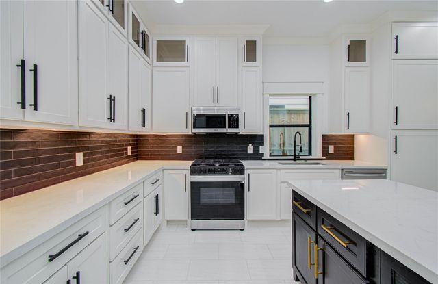 119 E 38th Street, Houston, TX 77018