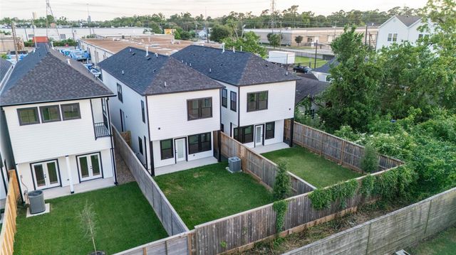 119 E 38th Street, Houston, TX 77018