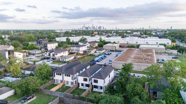 119 E 38th Street, Houston, TX 77018