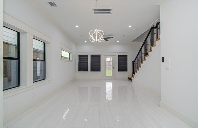 119 E 38th Street, Houston, TX 77018
