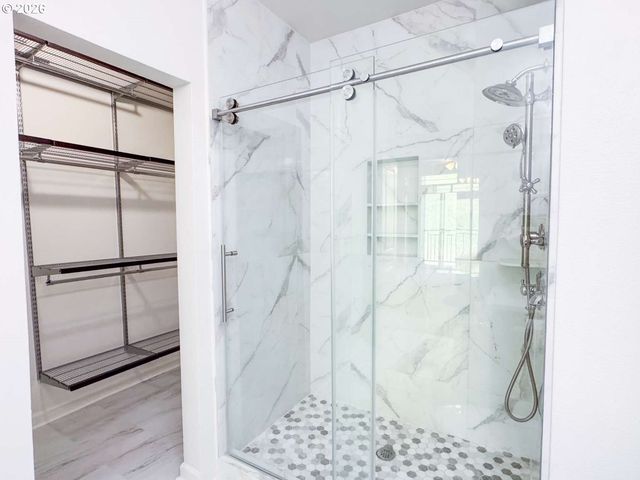 3420 SUMMERLINN Dr, West Linn, OR 97068