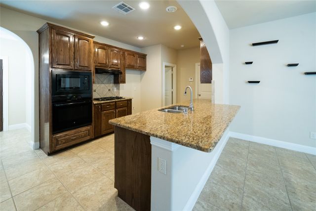 127 Charleston Lane, Fate, TX 75189