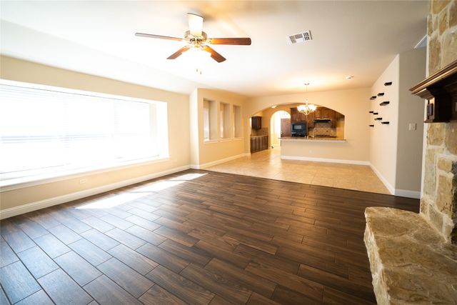 127 Charleston Lane, Fate, TX 75189