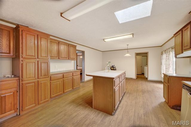 31338 Highway 32, Lebanon, MO 65536