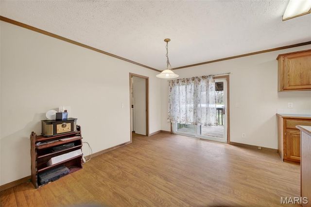 31338 Highway 32, Lebanon, MO 65536