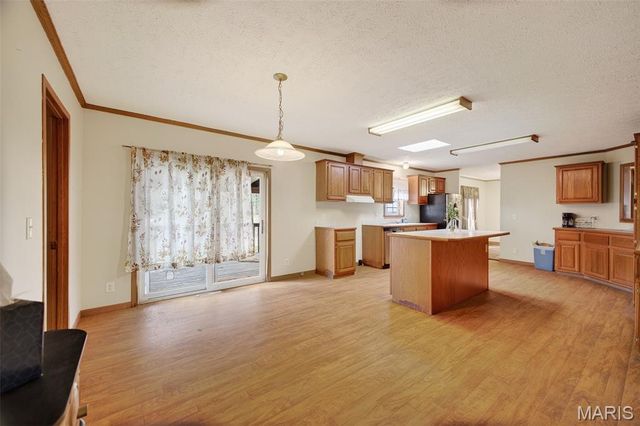 31338 Highway 32, Lebanon, MO 65536