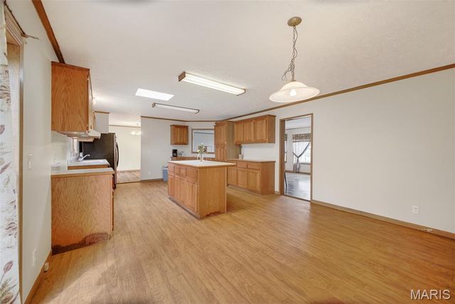 31338 Highway 32, Lebanon, MO 65536