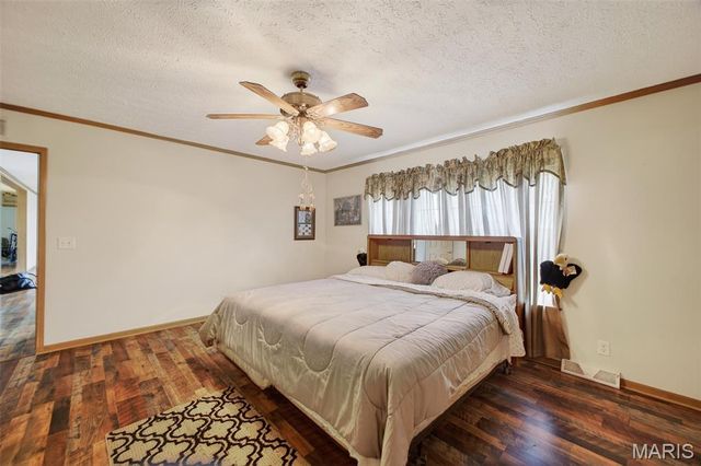 31338 Highway 32, Lebanon, MO 65536