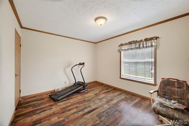 31338 Highway 32, Lebanon, MO 65536