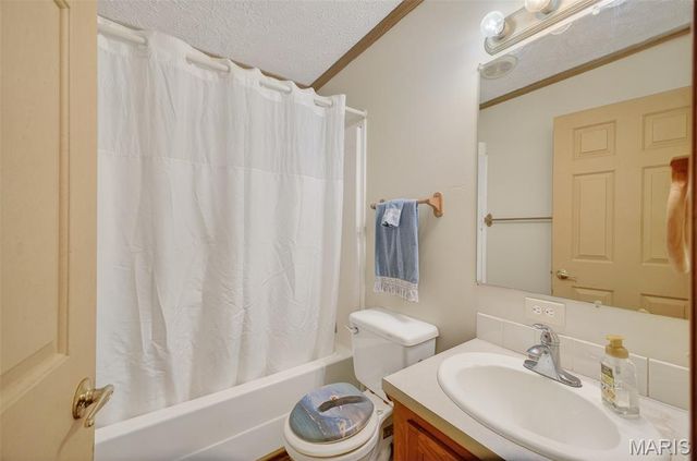 31338 Highway 32, Lebanon, MO 65536