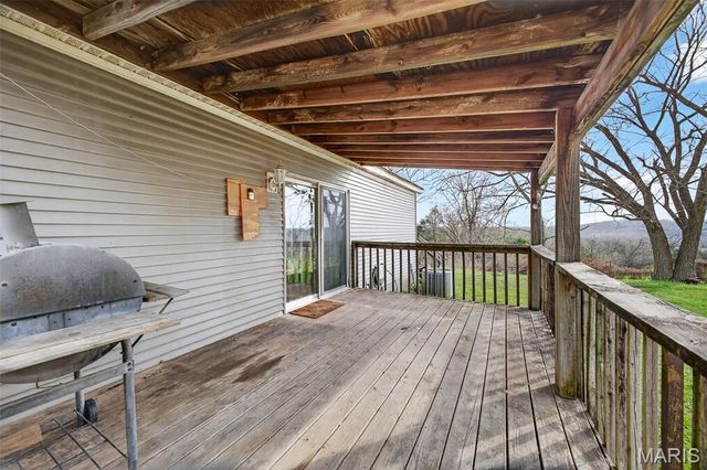 31338 Highway 32, Lebanon, MO 65536