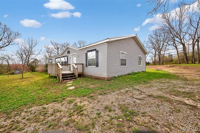 31338 Highway 32, Lebanon, MO 65536
