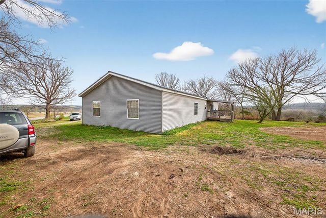 31338 Highway 32, Lebanon, MO 65536