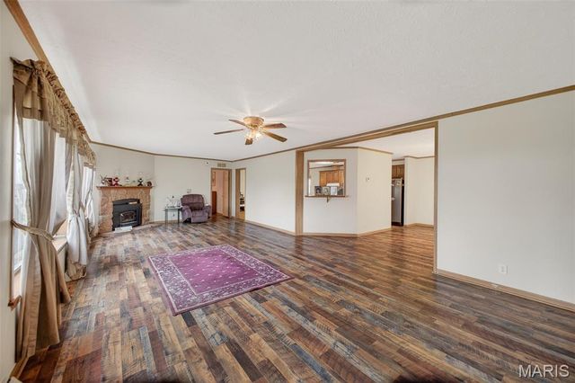 31338 Highway 32, Lebanon, MO 65536